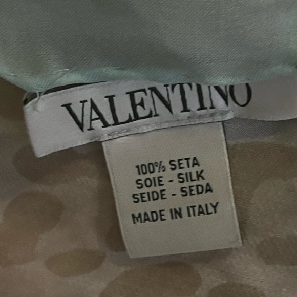 VINTAGE VALENTINO SILK SCARF…CHEETAH PRINT AND A BEAUTIFUL SEA GREEN… - Picture 2 of 7
